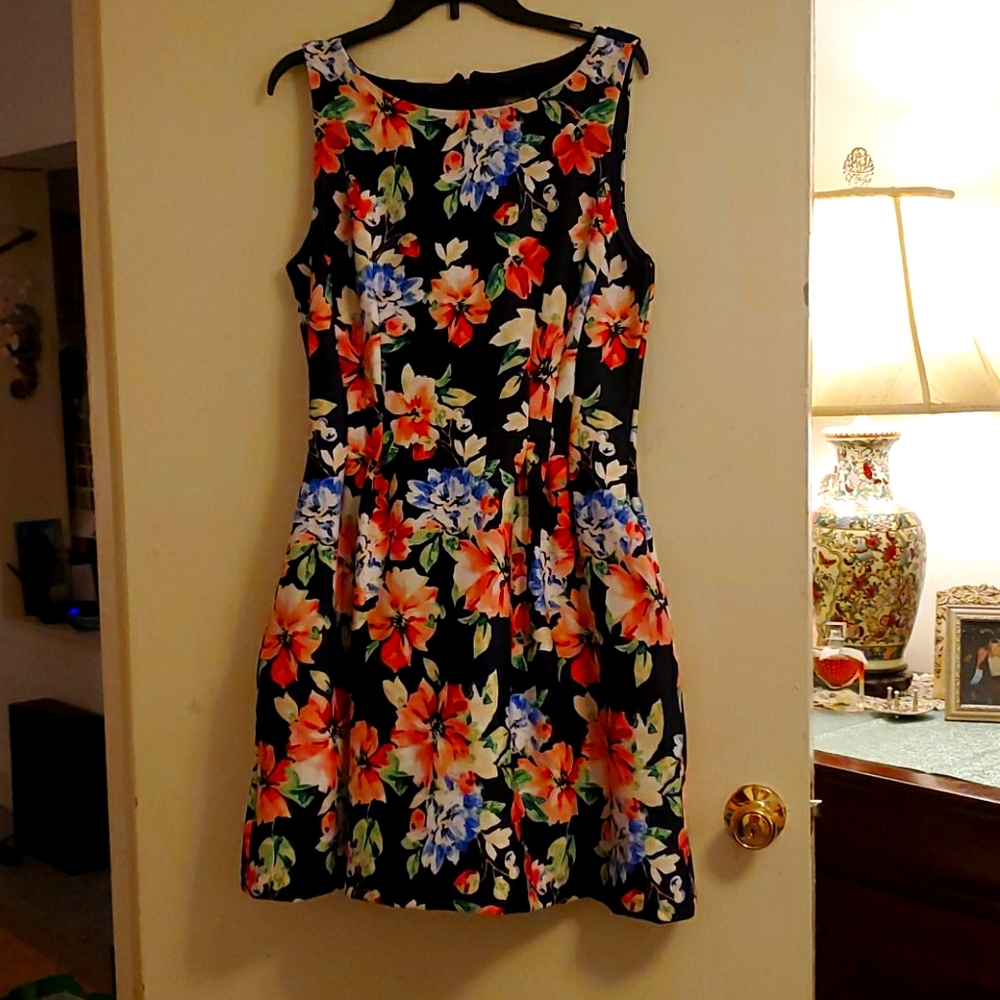 Vince Camuto size 14 flowered fit and flare dress